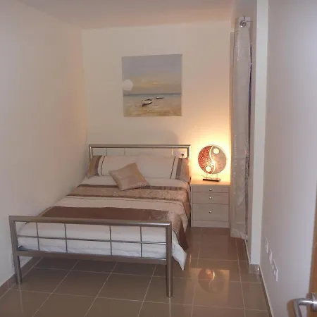 Amazing Sea View With Sun Drenched Terrace! شقة غران تاراغال