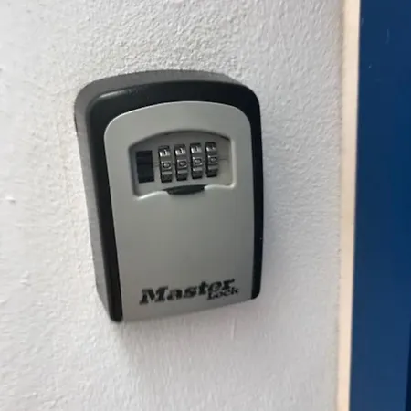 Amazing Sea View With Sun Drenched Terrace! شقة *