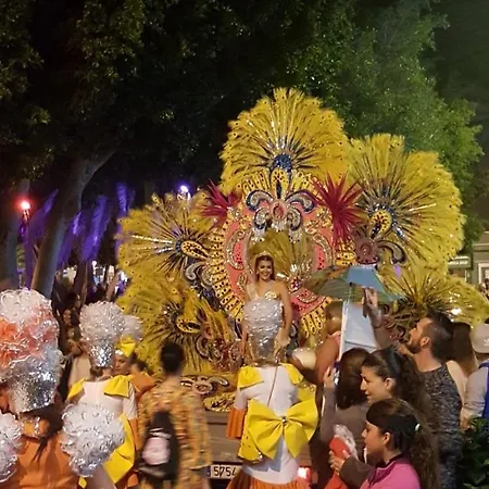 شقة Amazing Sea View With Sun Drenched Terrace!