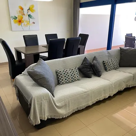 Amazing Sea View With Sun Drenched Terrace! شقة