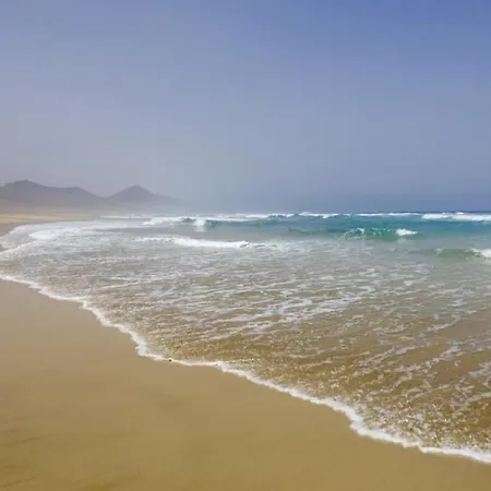 Amazing Sea View With Sun Drenched Terrace! شقة