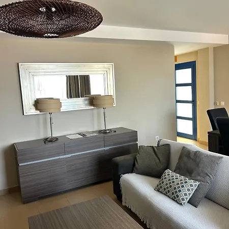 شقة Amazing Sea View With Sun Drenched Terrace!